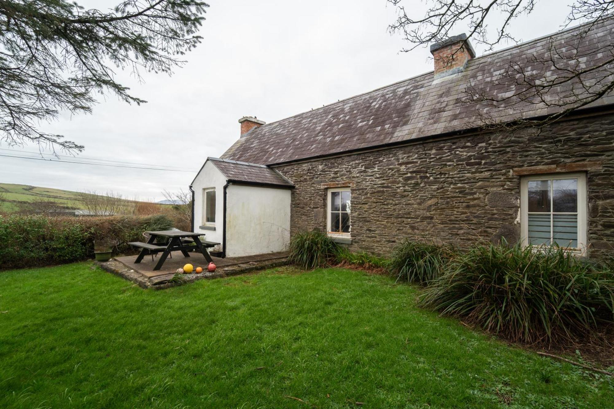 Brosnan'S Cottage Dingle Bagian luar foto